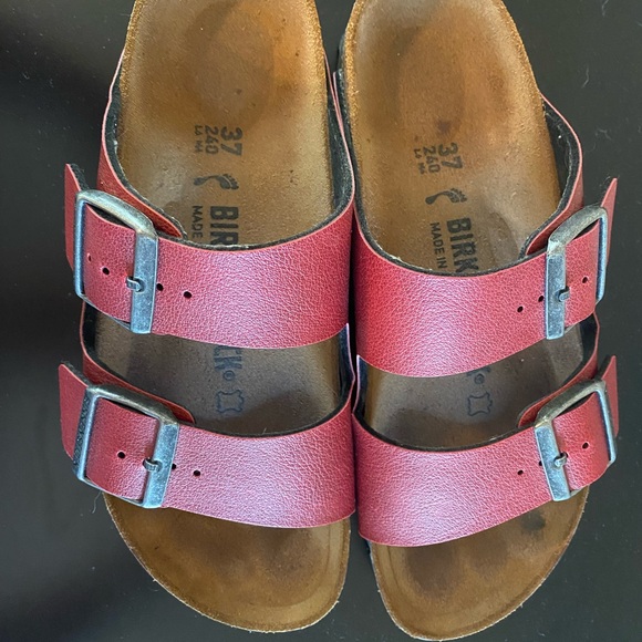 Birkenstock Arizona Sandals- Women’s Oiled leather Red - Picture 2 of 4